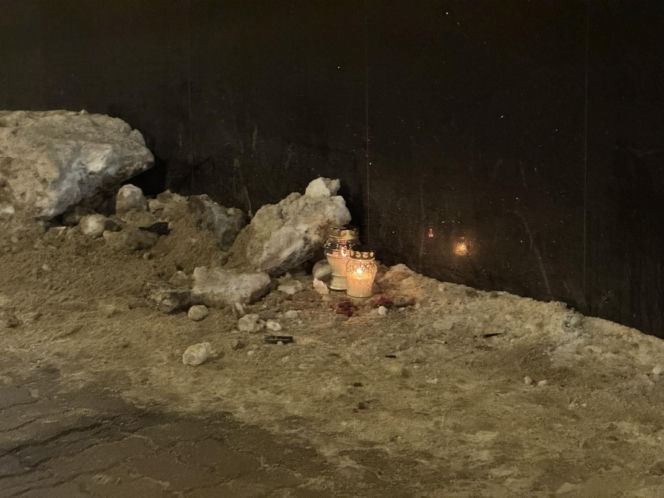 Zginął mały chłopiec. W miejscu tragedii zapłonęły znicze. Warszawa wstrząśnięta wypadkiem na Grochowskiej