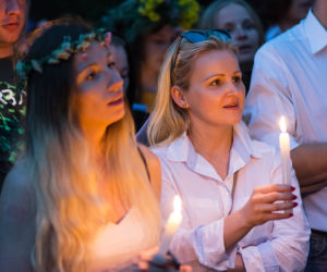 Ogień, wianki i szukanie kwiatu paproci: W Krakowie świętowano Noc Kupały [ZDJĘCIA]