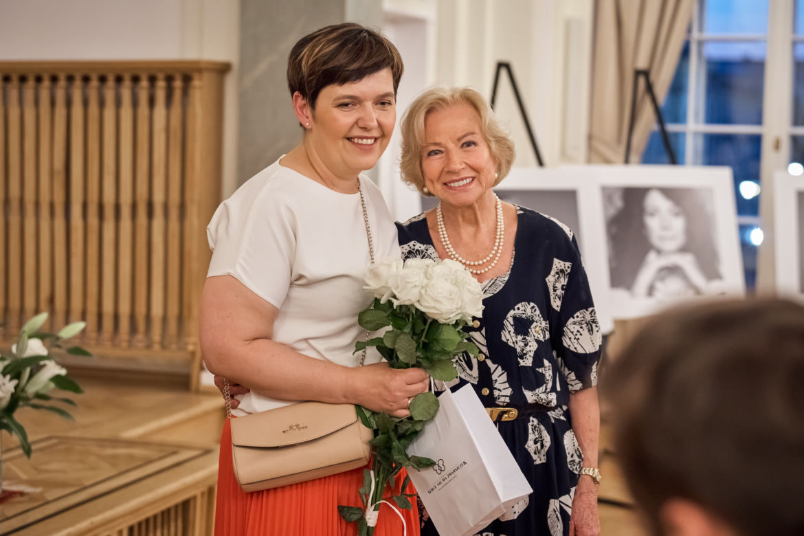 Dorota Goldpoint - ulubiona projektantka gwiazd i bizneswoman głosem wszystkich kobiet. Wspierają ją Bożena Dykiel i Weronika Marczuk