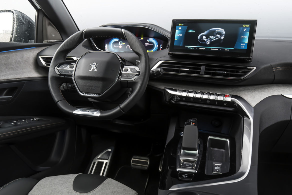 Peugeot 3008 Hybrid4 EAT8 GT