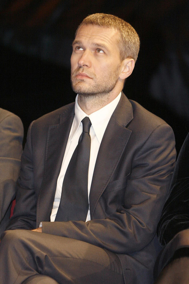 Michał Żebrowski od lat wciela się w Falkowicza w "Na dobre i na złe". Już na początku kariery aktorskiej był bożyszczem kobiet [GALERIA]