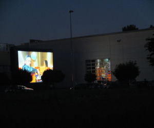 W kinie w Lublinie...nocą w samochodzie. Ruszyło pierwsze kino samochodowe