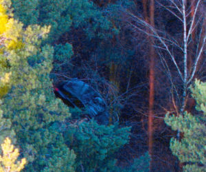 Ogromne siły policji pod Wrocławiem. Szukają zaginionej aktorki. Znaleziono rozbite auto!