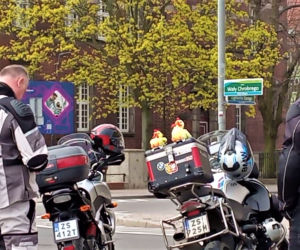 Moto Zające i Kurczaki niosą pomoc na Wielkanoc. Dziesiątki motocyklistów na ulicach Szczecina