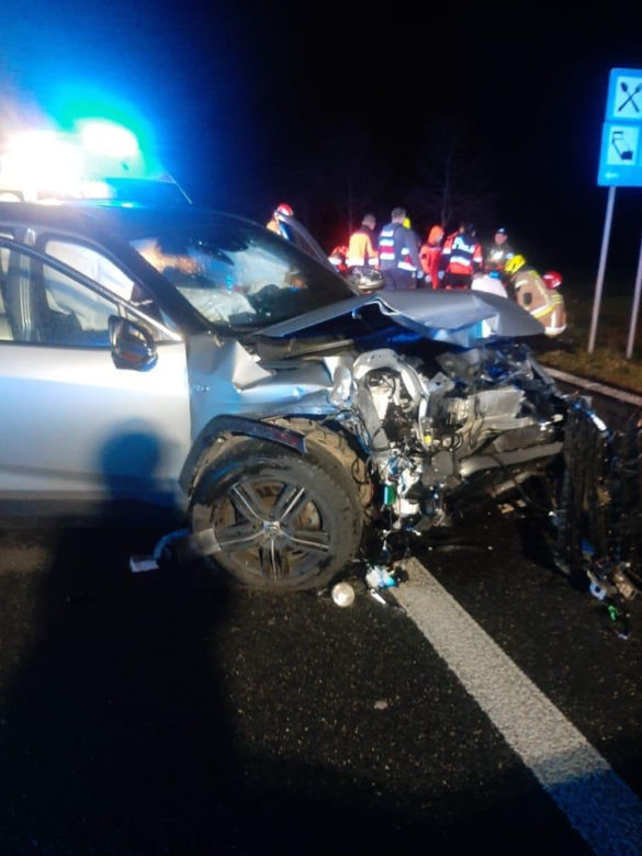 Poważny wypadek na dk 19. Sześć osób, w tym czwórka dzieci trafiło do szpitala