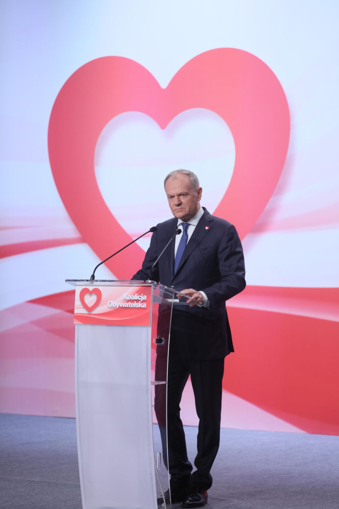 Premier Donald Tusk podczas Rady Krajowej Koalicji Obywatelskiej w Ursynowskim Centrum Kultury "Alternatywy" w Warszawie