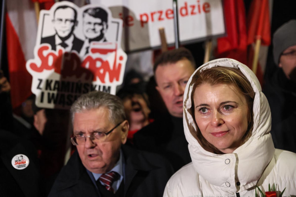 Manifestacje przed zakładami karnymi, w których przebywali Mariusz Kamiński i Maciej Wąsik