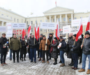6500 ton toksycznych odpadów pod Warszawą. Mieszkańcy alarmują. „Żyjemy na tykającej bombie”