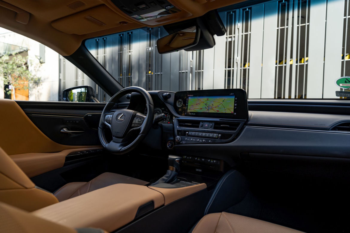 Lexus ES 300h Prestige 218 KM E-CVT 4X2