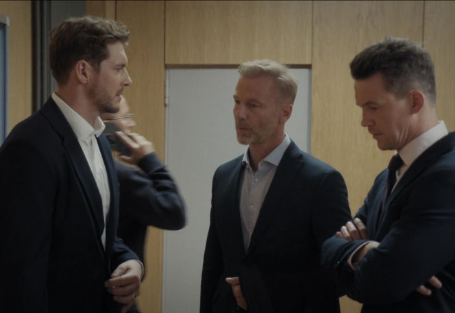 M jak miłość, odcinek 1913. Marcin (Mikołaj Roznerski), Jakub Karski (Krzysztof Kwiatkowski), Andrzej Budzyński (Krystian Wieczorek)