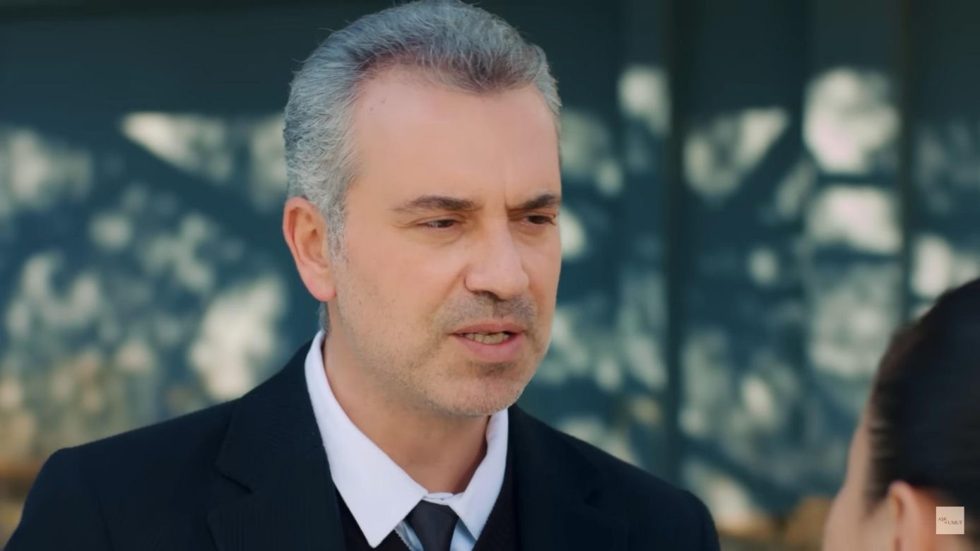 Gönül i Bülent nie kryją radości, kobieta mocno przytuli swojego wybawcę
