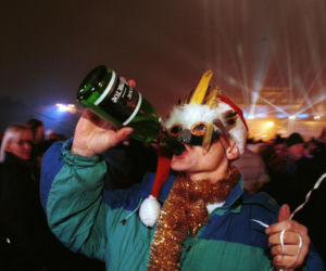 Sylwester w Warszawie sprzed lat. Tak stolica witała dawniej Nowy Rok