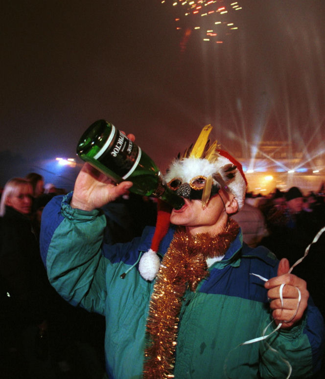 Sylwester w Warszawie sprzed lat. Tak stolica witała dawniej Nowy Rok