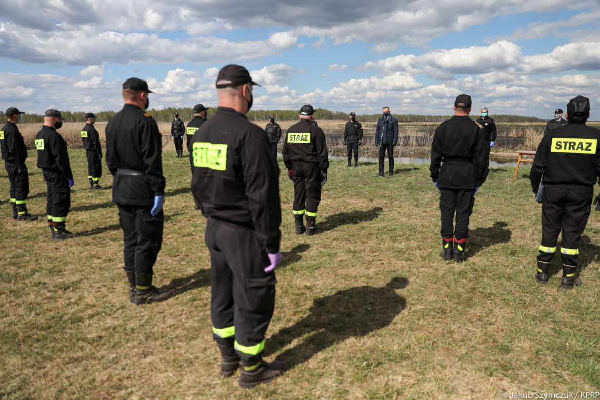 Prezydent nagrodził strażaków, którzy gasili Biebrzański Park Narodowy