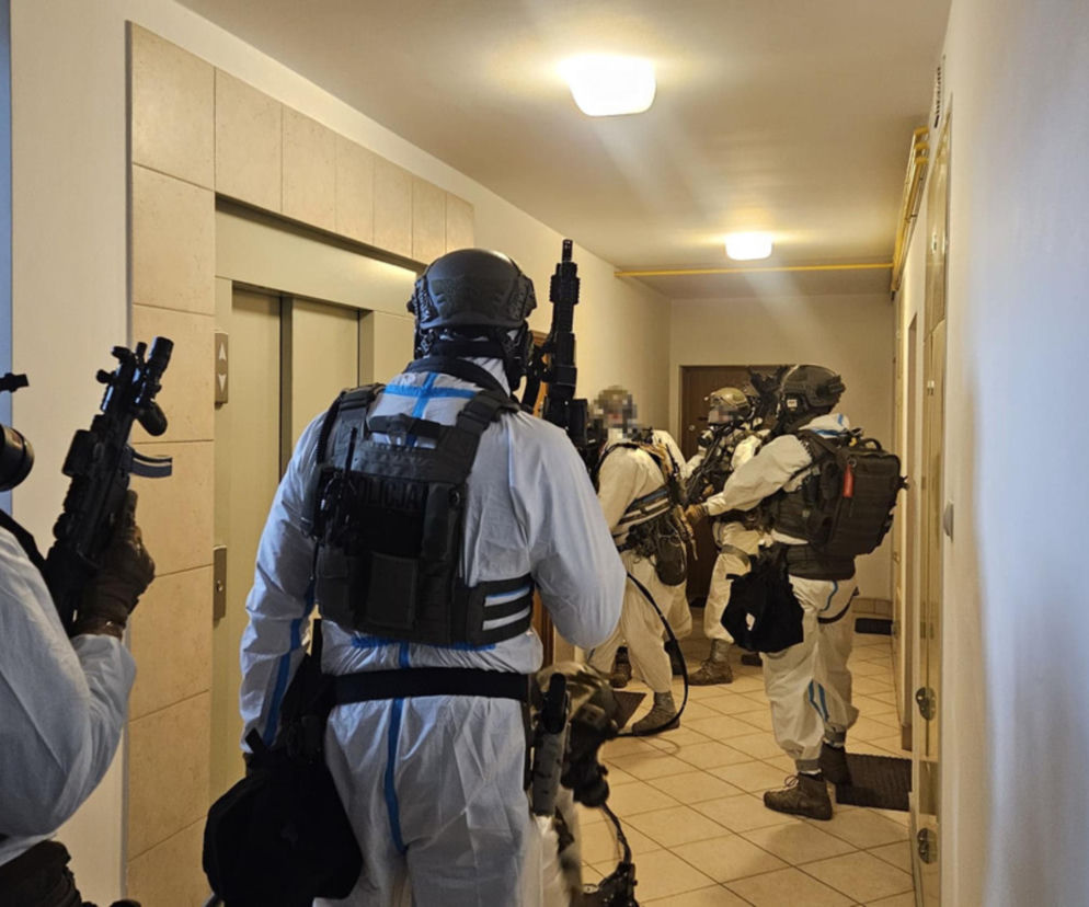 Policja weszła do mieszkania w Ursusie. W środku laboratorium narkotyku zombie