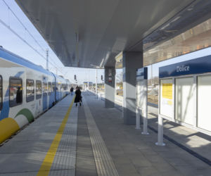 Podróż koleją ze Szczecina do Poznania coraz wygodniejsza. Modernizowane są kolejne stacje i przystanki