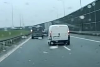 Przez takich kierowców powstają karambole. Skandaliczna bezmyślność - WIDEO