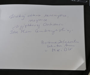 Niezwykły szczegół na pogrzebie Igi Cembrzyńskiej. Pojawiła się księga wspomnień potem