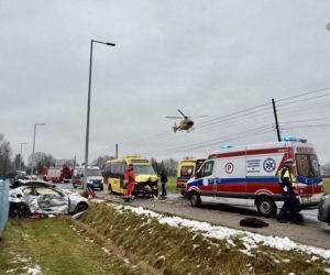 18-latek walczy o życie. Zderzył się z autobusem