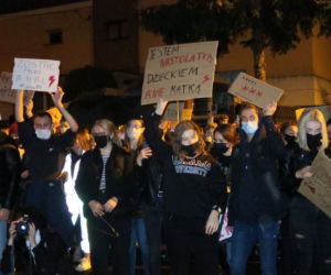 Kalisz: manifestacja na głównych ulicach miasta i pod kurią