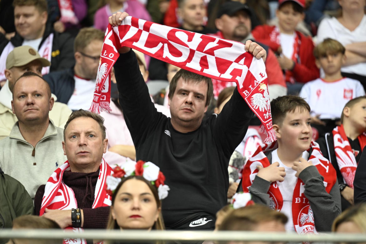 Kibice na meczu Polska - Rumunia. Znajdź się na zdjęciach z Narodowego!