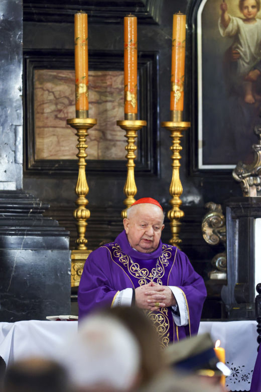 Tak się zmieniał Stanisław Dziwisz