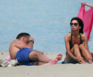 Marta Kaczyńska z mężem na plaży