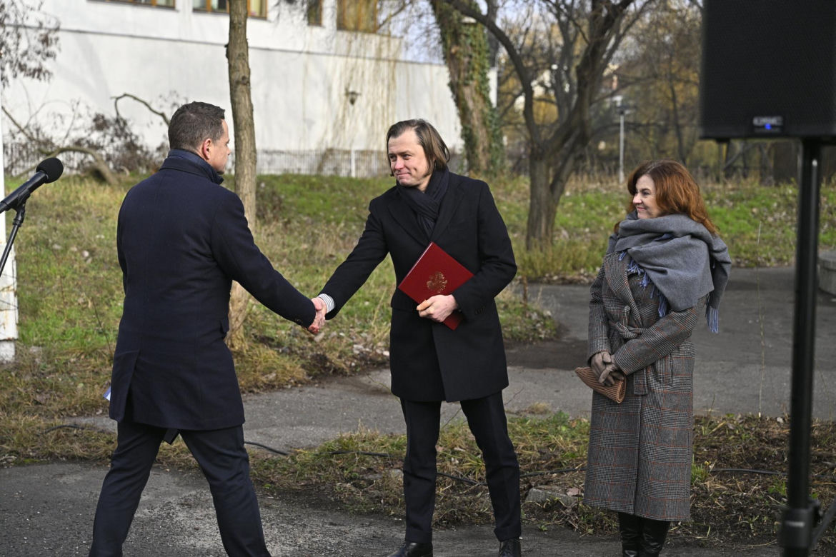 Prezydent i wojewoda zdradzili plany na odebrane Rosjanom osiedle przy Sobieskiego