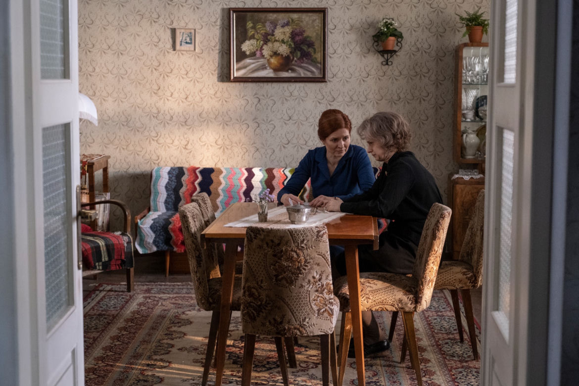 Stulecie Winnych 3 odc. 39. Andzia (Barbara Wypych), Ania (Urszula Grabowska)