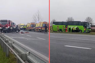 Dramat na drodze pod Oleśnicą. Autobus zderzył się z osobówką