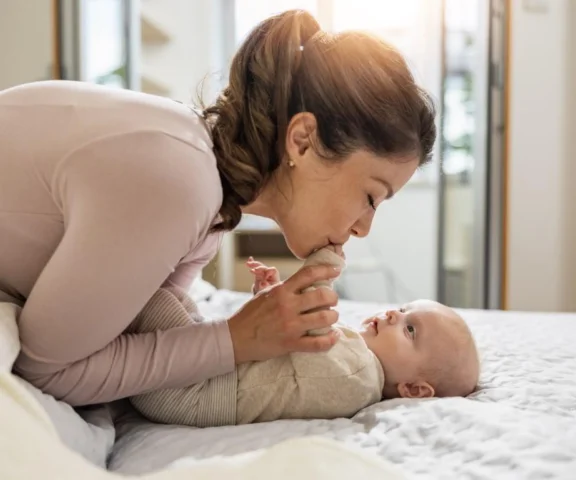 Materac dla mamy - nie luksus a konieczność. Na czym spać, gdy ciało potrzebuje wsparcia?