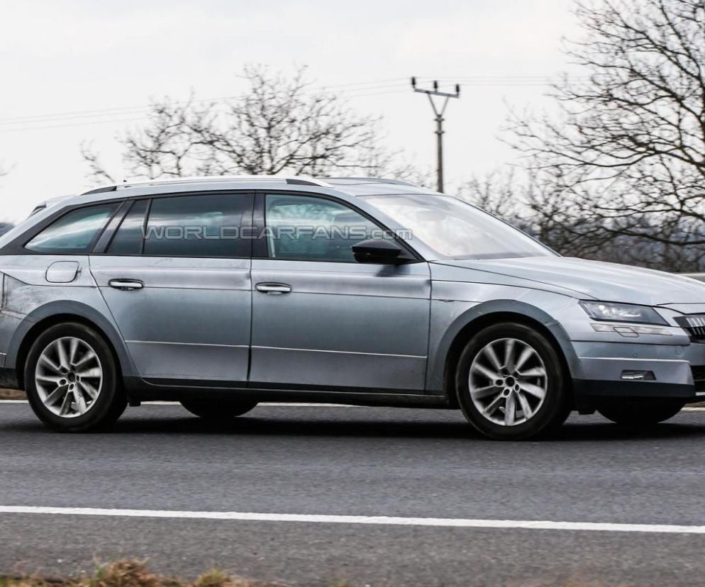 Skoda Superb Combi III