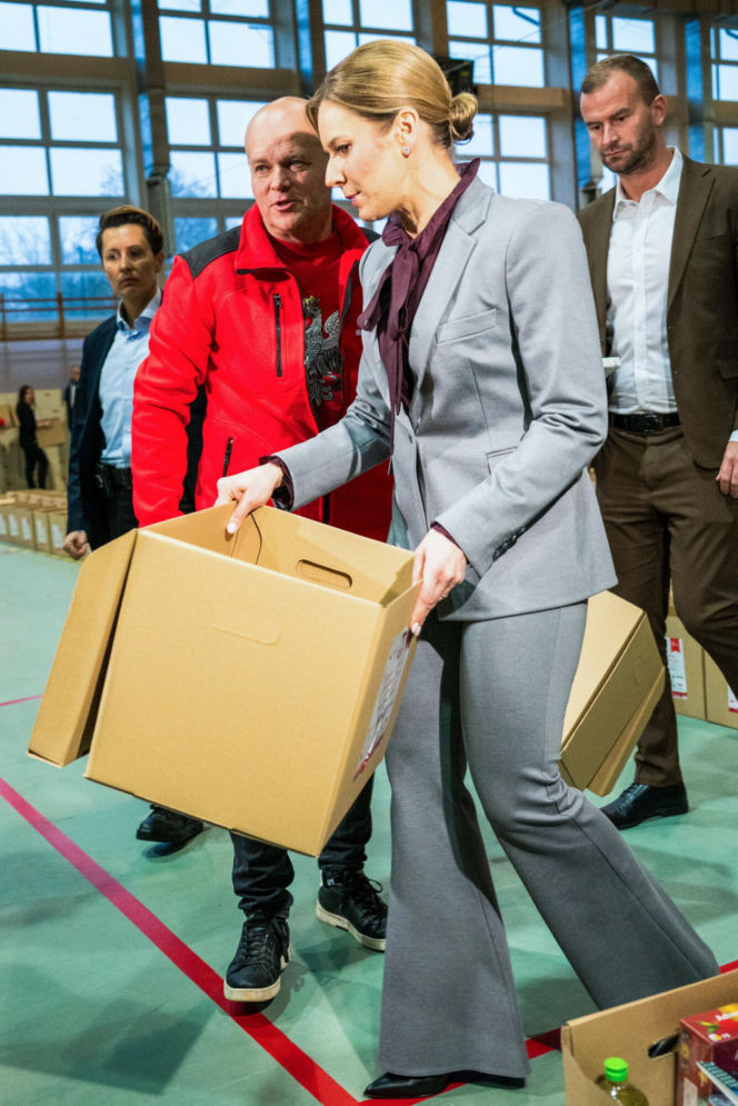 Marta Nawrocka w garniturach