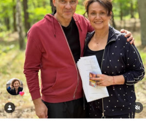 M jak miłość po wakacjach. Marysia (Małgorzata Pieńkowska), nowy bohater (Marcin Kwaśny) na planie