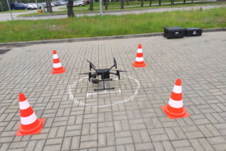 Drogówka ma od teraz wsparcie z powietrza - Mazowieccy policjanci posiadają drona [GALERIA, WIDEO]