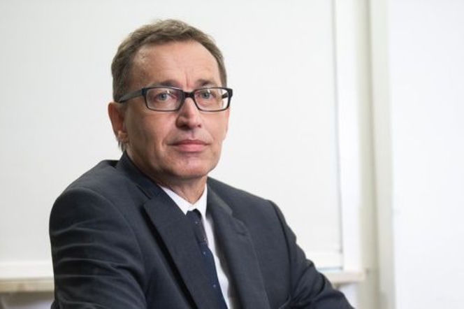 Dr Jarosław Szarek