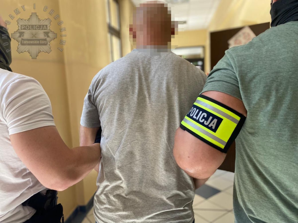 Śląskie: 36-latek brutalnie pobił emerytowanego policjanta. To była zemsta