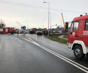 Śmiertelny wypadek cysterny z osobówką [ZDJĘCIA]