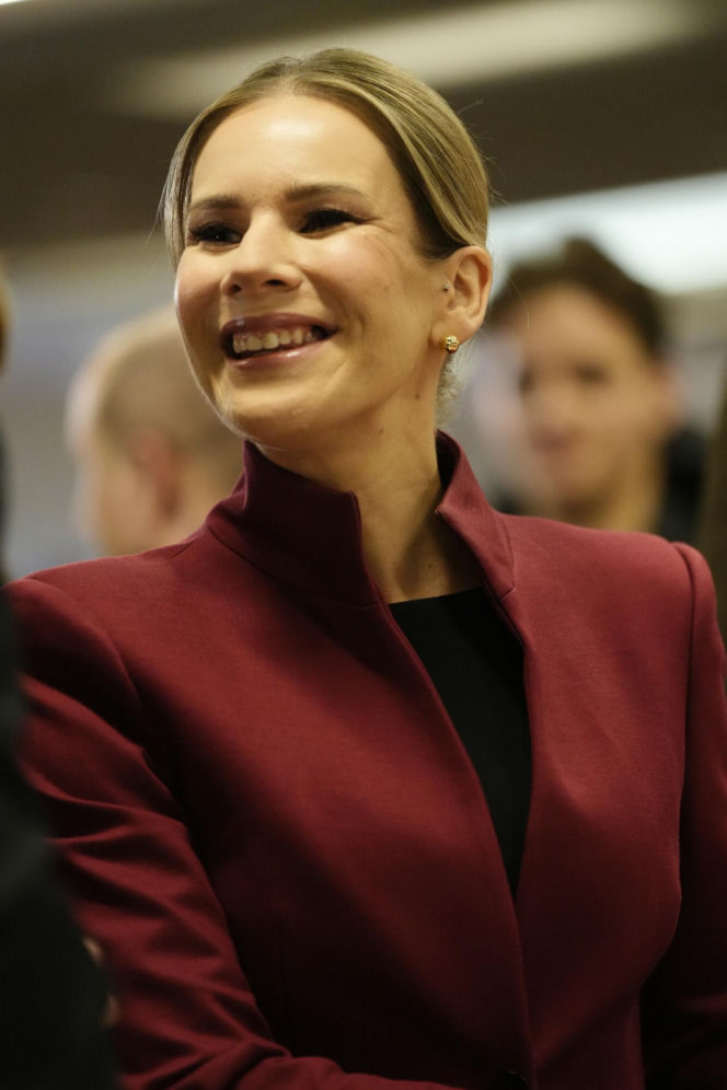 Marta Nawrocka w czerwieni