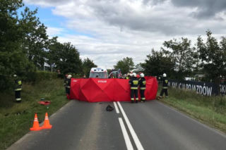 Dwa motocykle POTRĄCIŁY 67-latkę koło Złotowa! Straszna śmierć rowerzystki [ZDJĘCIA]