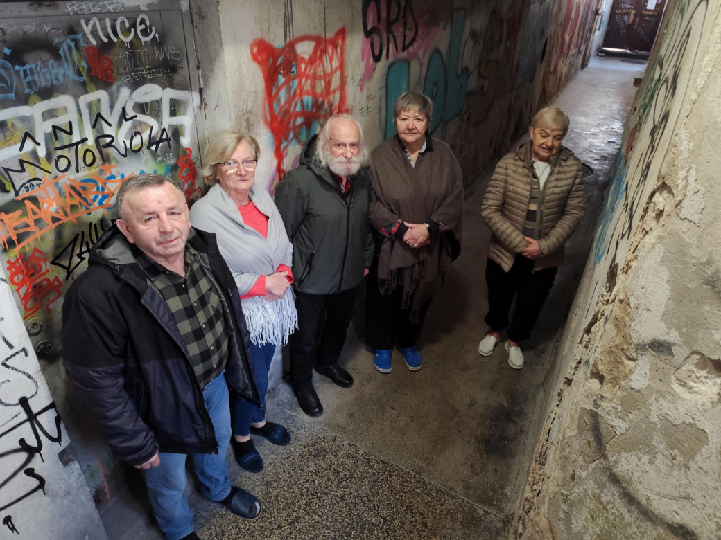 „Mieszkam tu od 83 lat”. Zakon oddaje kamienice pod luksusowy hotel. Najemcy mają się wynieść