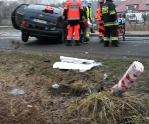 Groźny wypadek w podbydgoskim Niemczu. Autobus zderzył się z osobówką! [ZDJĘCIA]