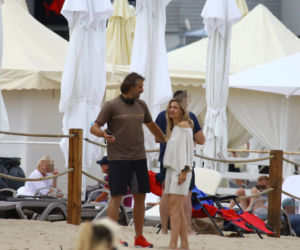 Koroniewska z Dowborem całują się na plaży