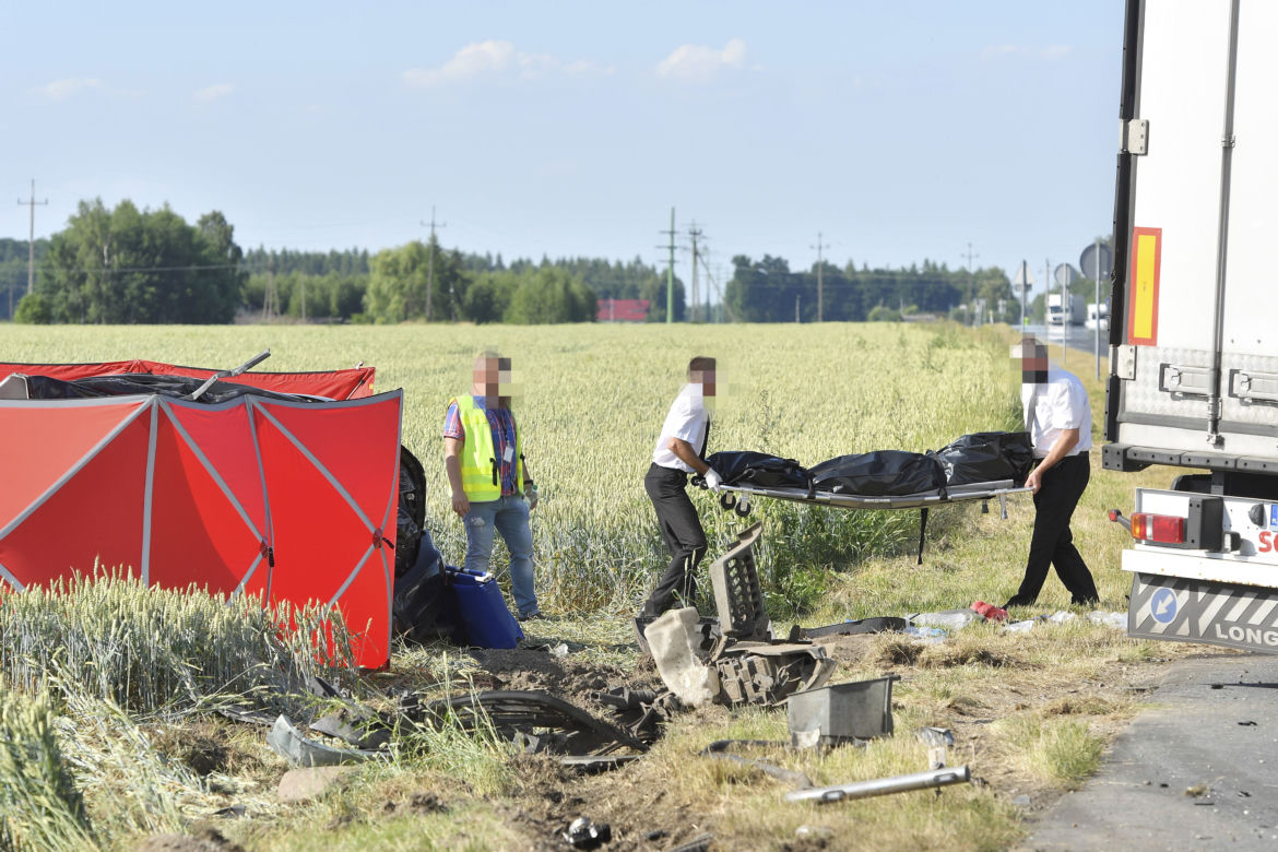Znak "stop" stanął na skrzyżowaniu śmierci. Minął rok od potwornej tragedii w Elżbietowie