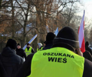 Drogi obstawione radiowozami, policjanci na ulicach. Co się dzieje w Warszawie?!