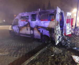 Dramatyczne sceny w Ustce! Doszczętnie spłonął kamper. W środku odnaleziono ciało kobiety