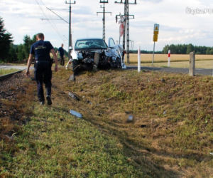 Wypadek na przejeździe kolejowym w Kulejach. Kobieta cudem uniknęła śmierci