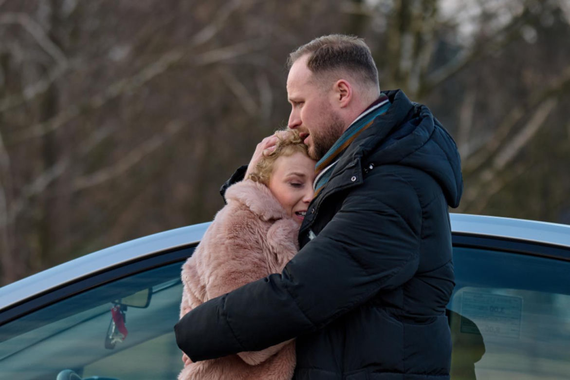 Na Wspólnej odc. 4006: Beata (Katarzyna Ptasińska), Paweł (Grzegorz Kwiecień)