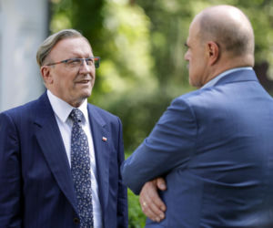 Na zdjęciach z planu Rancza zabrakło Olbrychskiego! Za to Lucy kwitnie, a Żak z Barcisiem stają w szranki