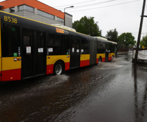 Ulice Warszawy popłynęły po ulewie